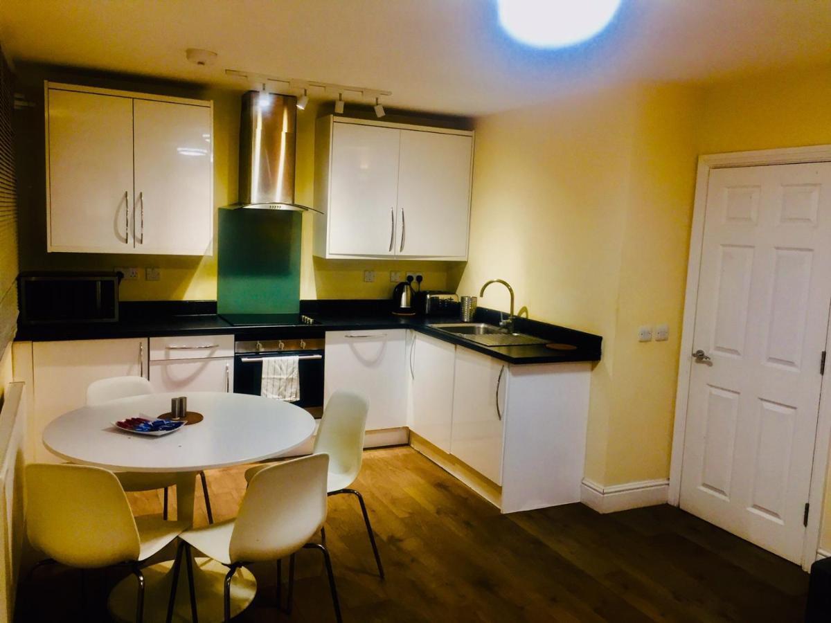 Westminster House Appartement Slough Buitenkant foto
